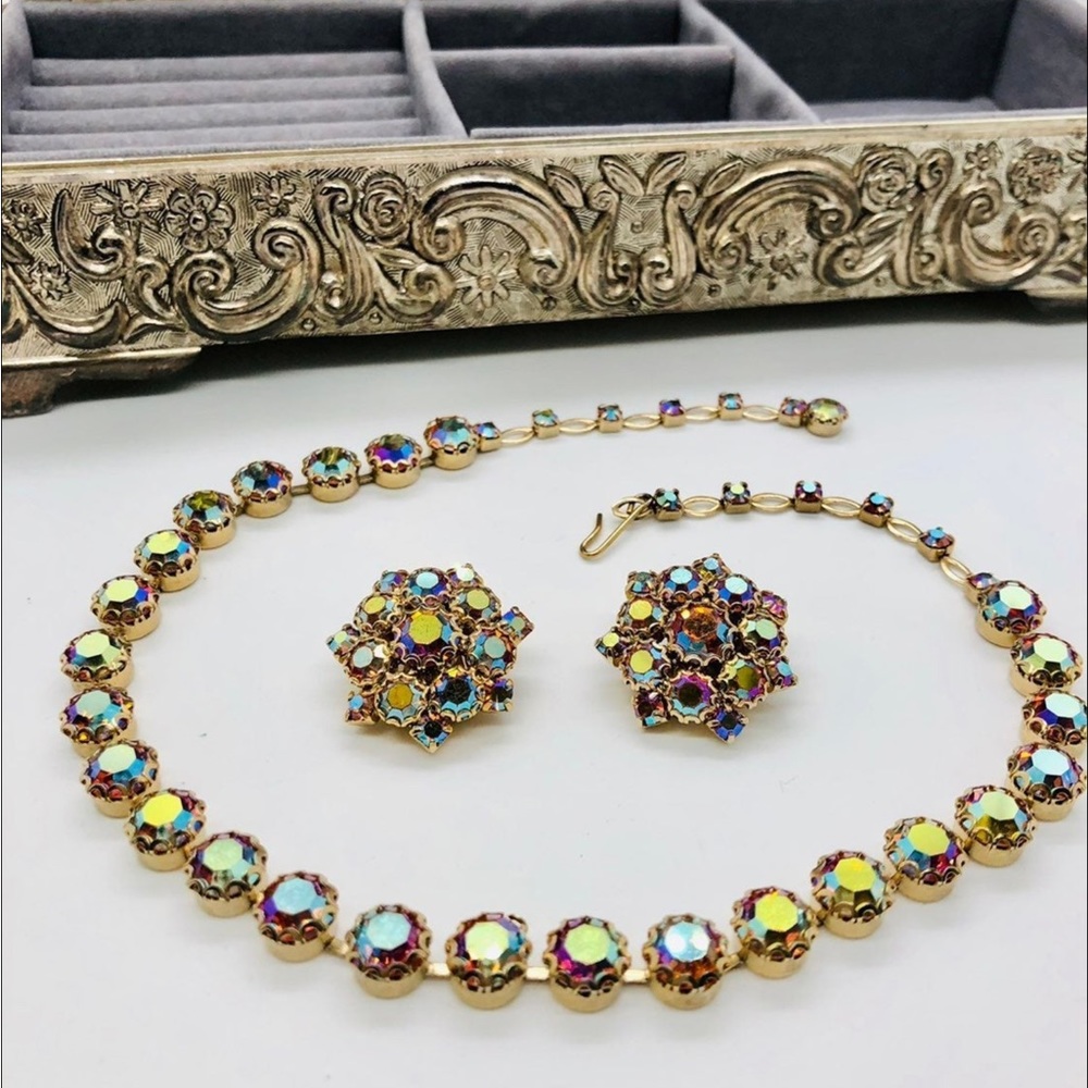 Beautiful deco vintage Aurora borealis crystal Demi Parure set